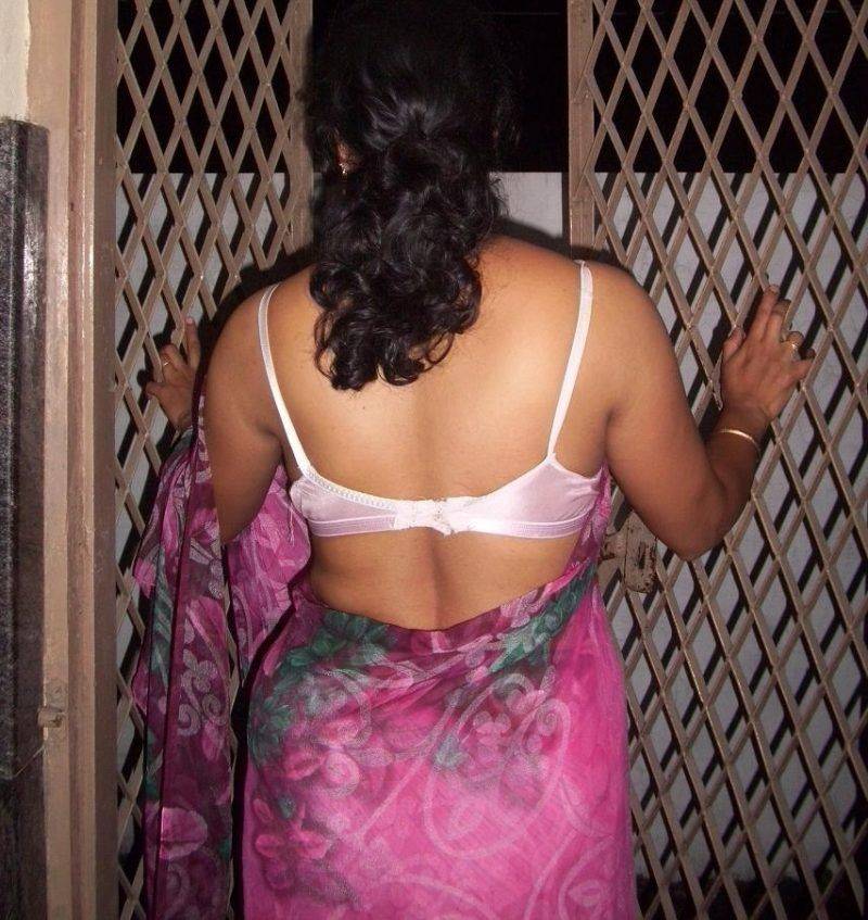 Petal reccomend indian saree bare butt nude