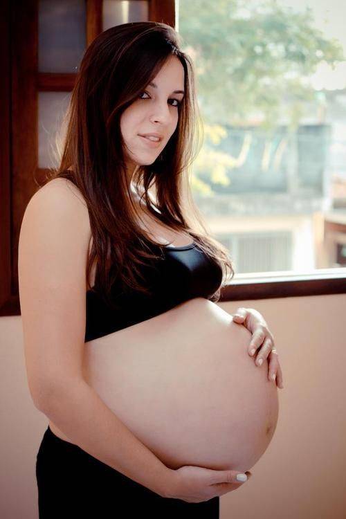 Black fat pregnant naked woman